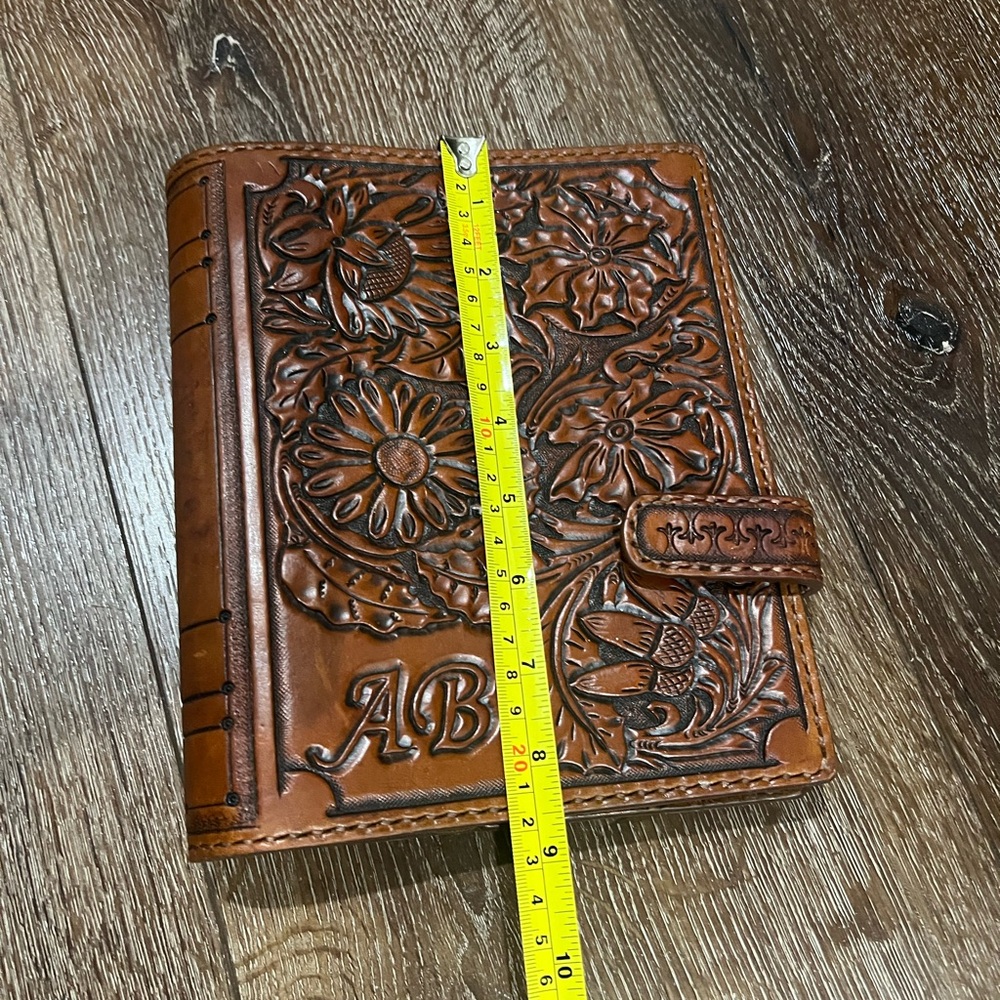 Tivergy Floral Embossed Leather Journal - Picture 6 of 11